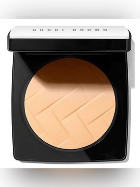 NWT NIB Bobbi Brown Vitamin Enriched Pressed Powder (Neutral)